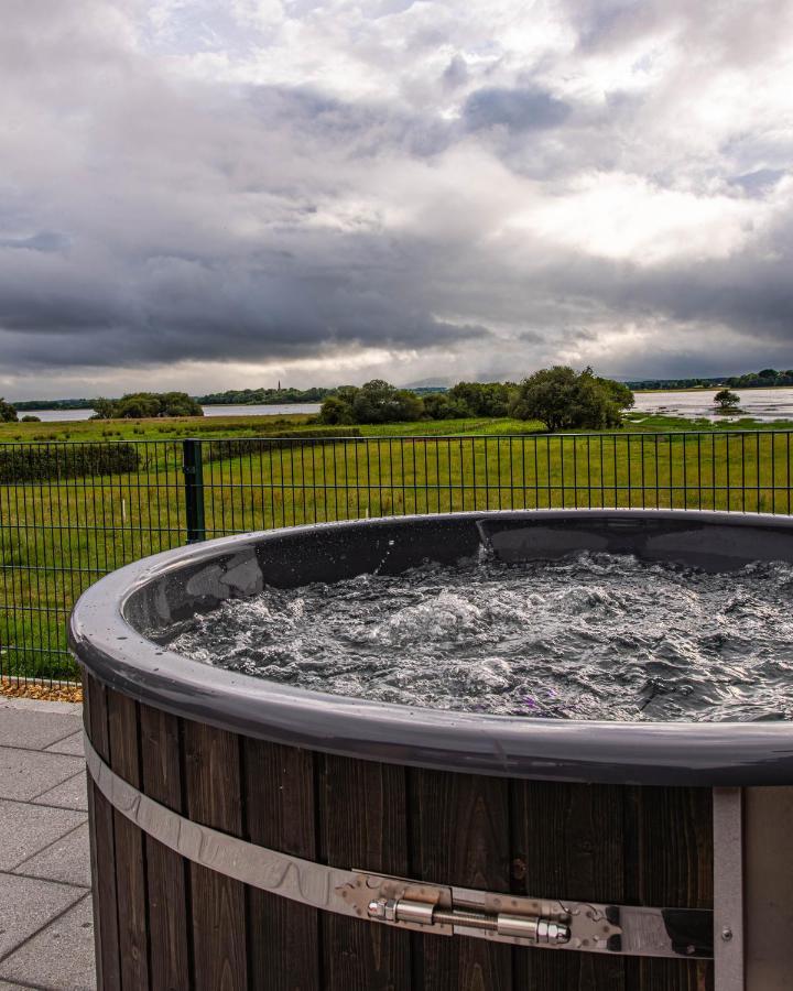 Lough Beg Glamping Hotel Newferry Eksteriør billede